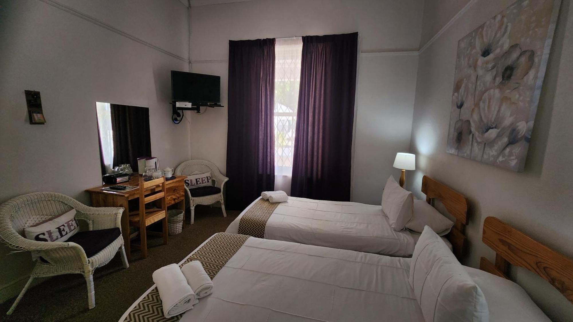 Country Village Graaff-Reinet 외부 사진