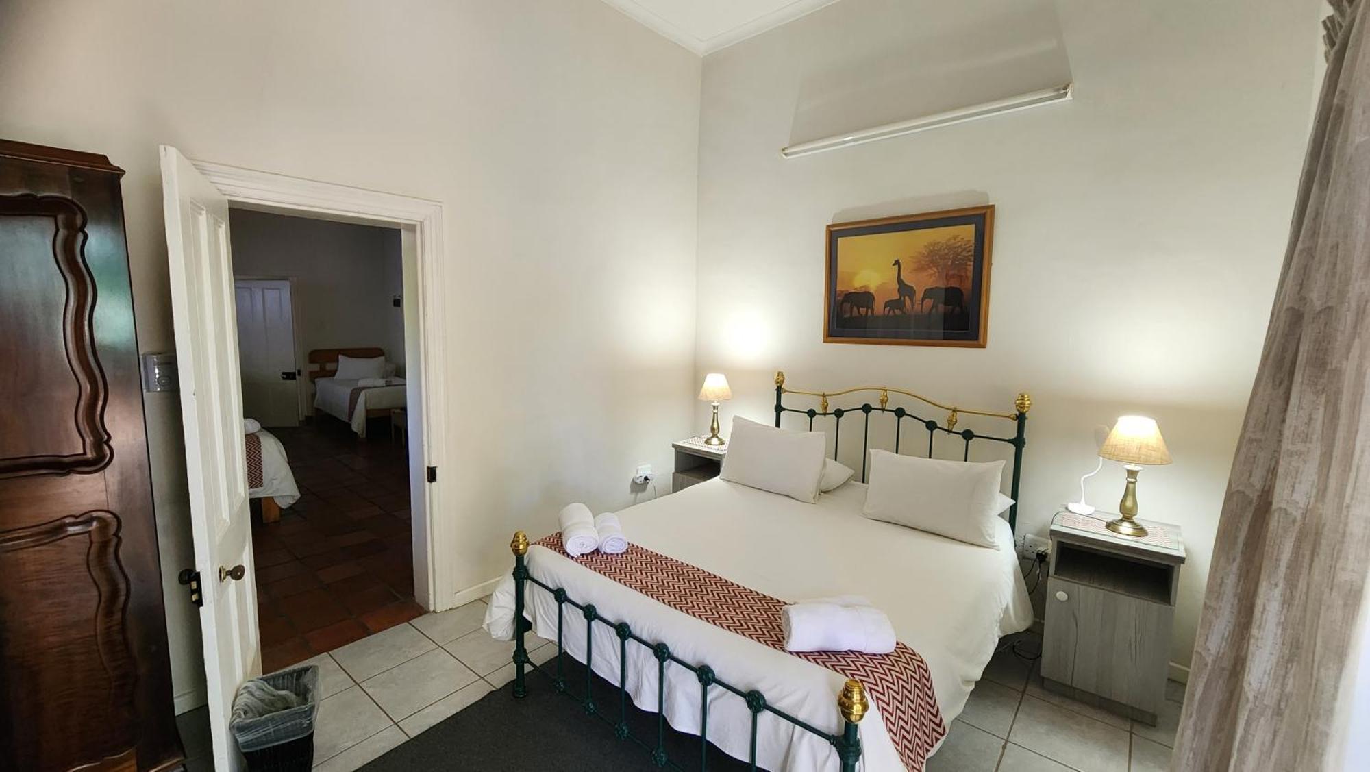 Country Village Graaff-Reinet 외부 사진