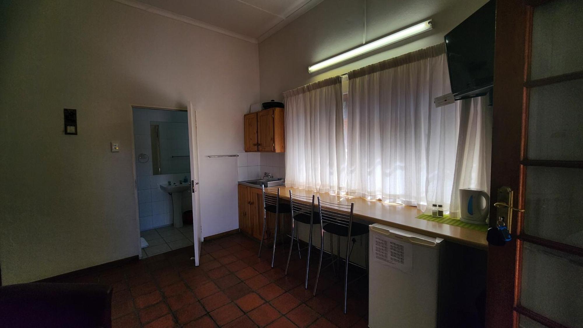 Country Village Graaff-Reinet 외부 사진