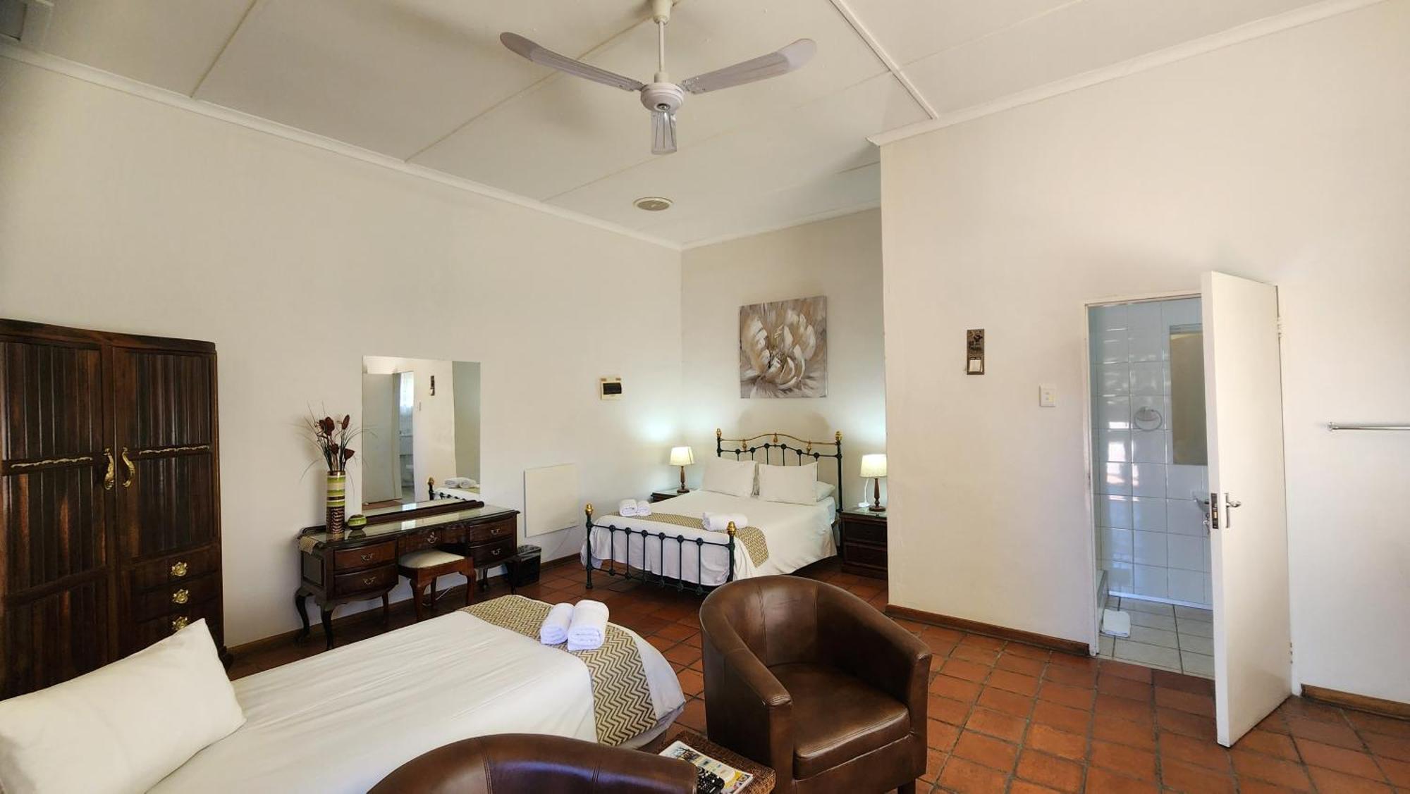 Country Village Graaff-Reinet 외부 사진