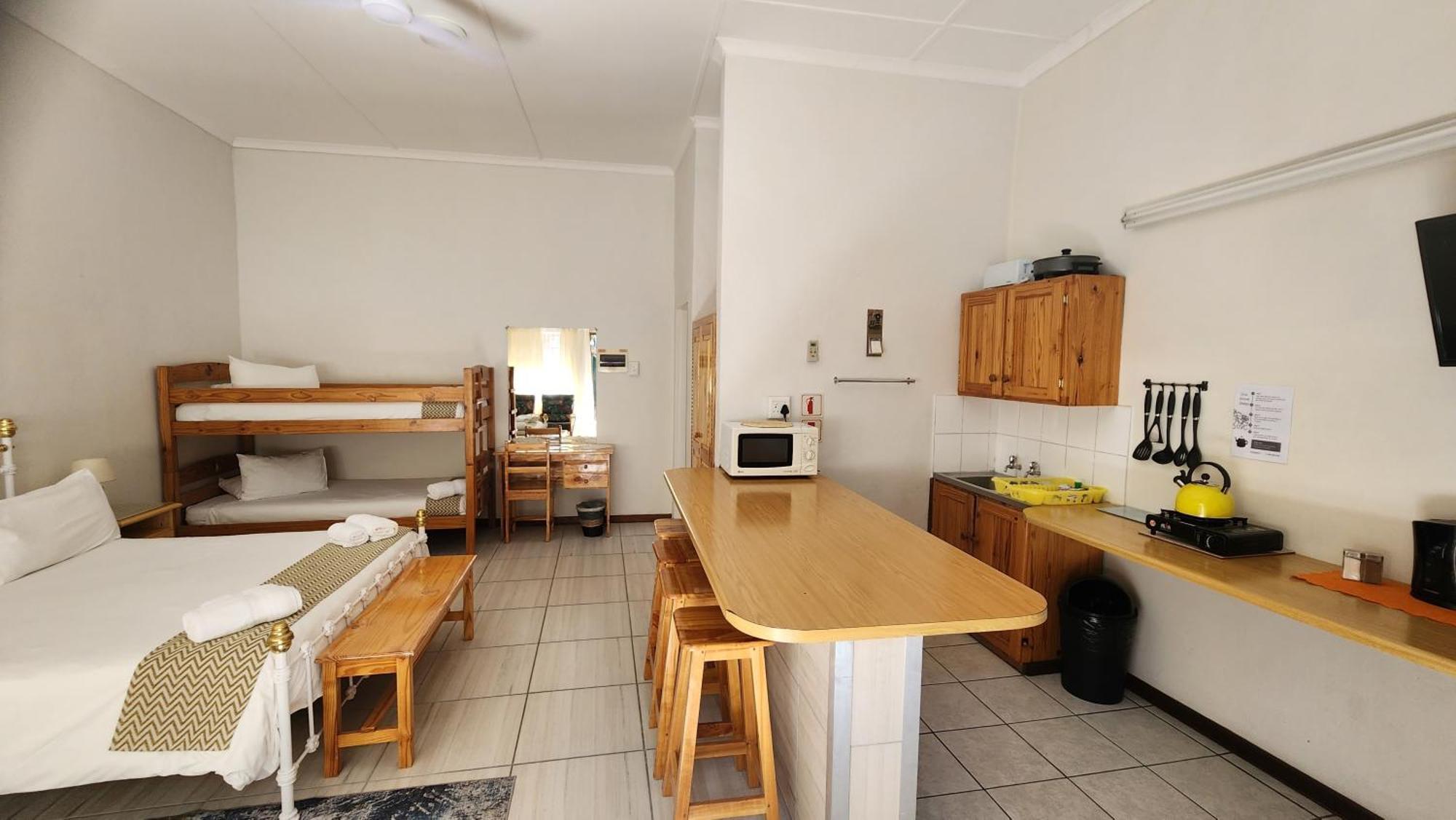 Country Village Graaff-Reinet 외부 사진