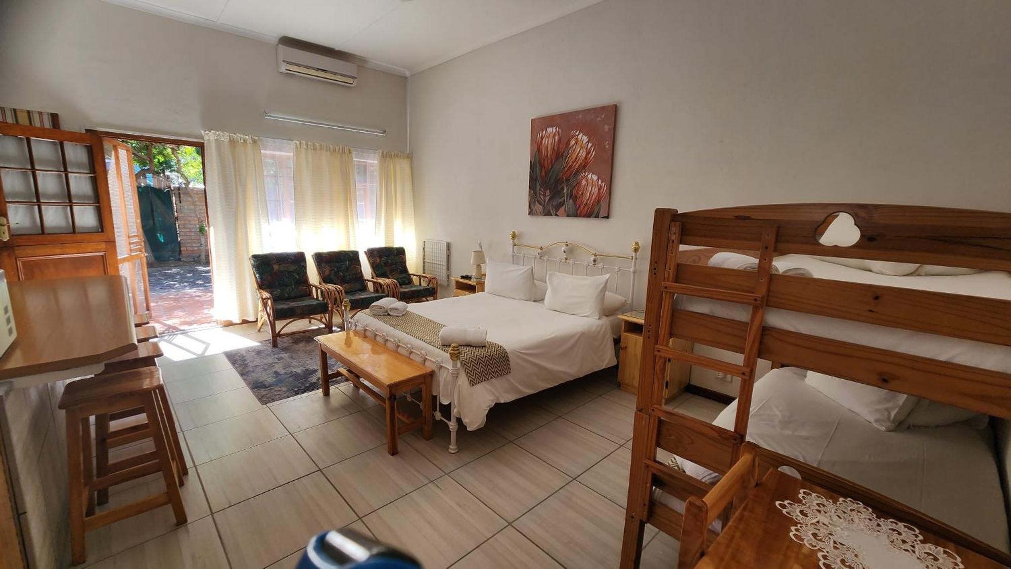 Country Village Graaff-Reinet 외부 사진