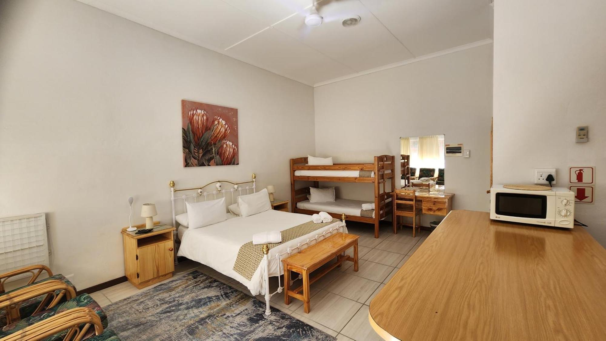Country Village Graaff-Reinet 외부 사진